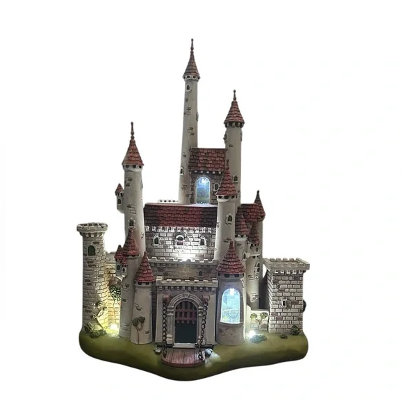Disney Snow White Castle - #4 in Disney Castle Collection - w/lights - Picture 2 of 12